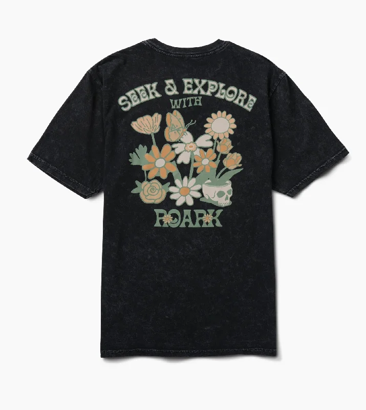 Men's Shirts with Spread CollarsSeek & Explore Premium Tee
