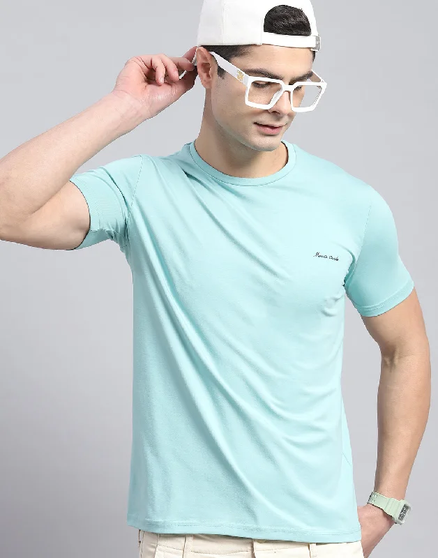 Men's Shirts with Belt AttachmentsMen Blue Solid Round Neck Half Sleeve T-Shirt
