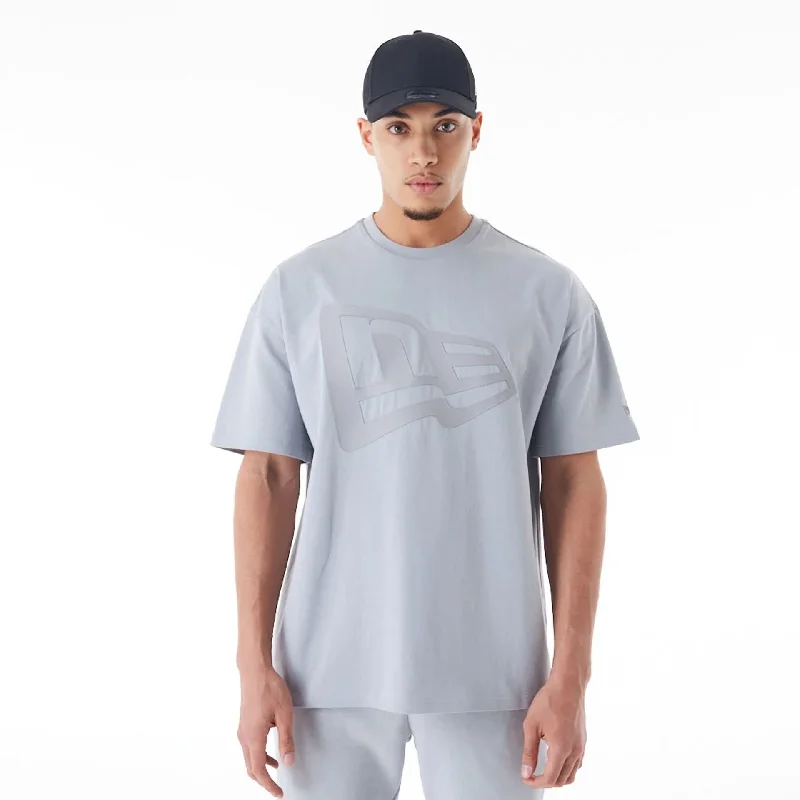 Men's Shirts with Barrel CuffsNew Era Flag Grey Oversized T-Shirt
