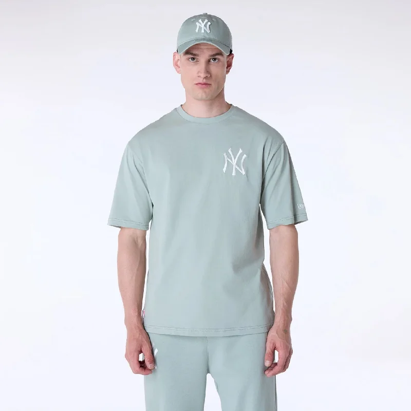 Men's Shirts with Snap ButtonsNew York Yankees MLB League Essential Pastel Green Oversized T-Shirt