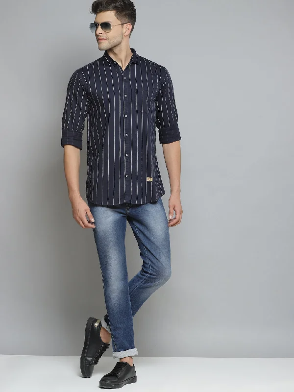 Men's Hawaiian Shirts for a Tropical VibeMen Navy Blue & White Striped Smart Slim Fit Opaque Casual Shirt