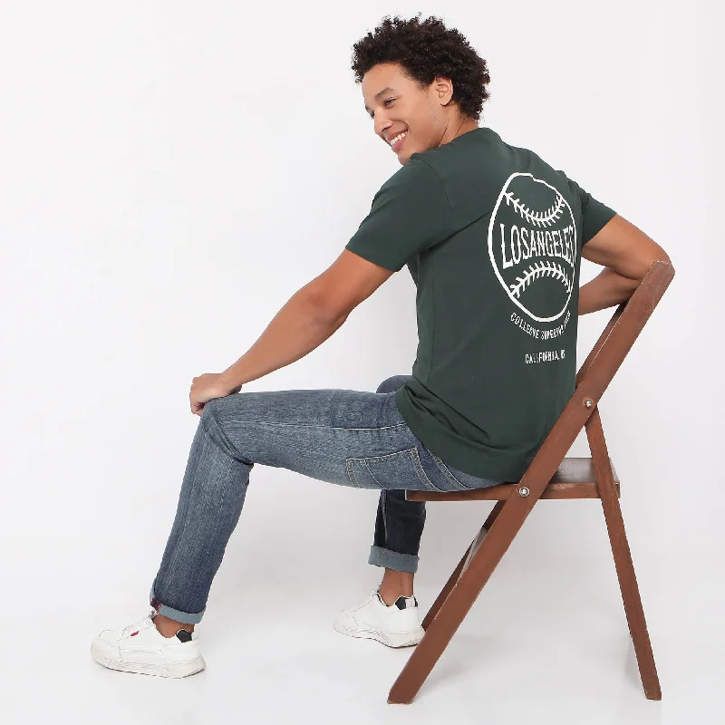 Men's Shirts with Single-Breasted DesignsRegular Fit Solid T-Shirt