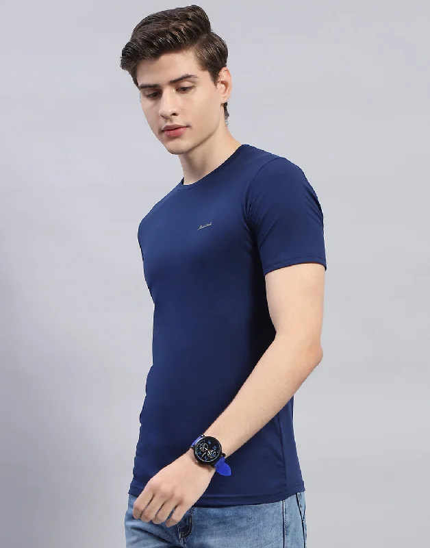 Men's Shirts with Contrast CollarsMen Blue Solid Round Neck Half Sleeve T-Shirt