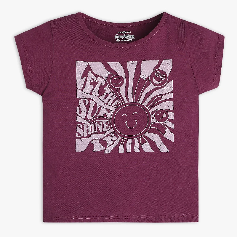 Men's Three-Quarter Sleeved TopsGirls Regular Fit Graphic T-Shirt