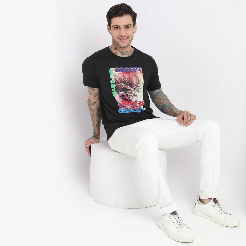 Men's Shirts with Geometric PatternsRegular Fit Graphic T-Shirt