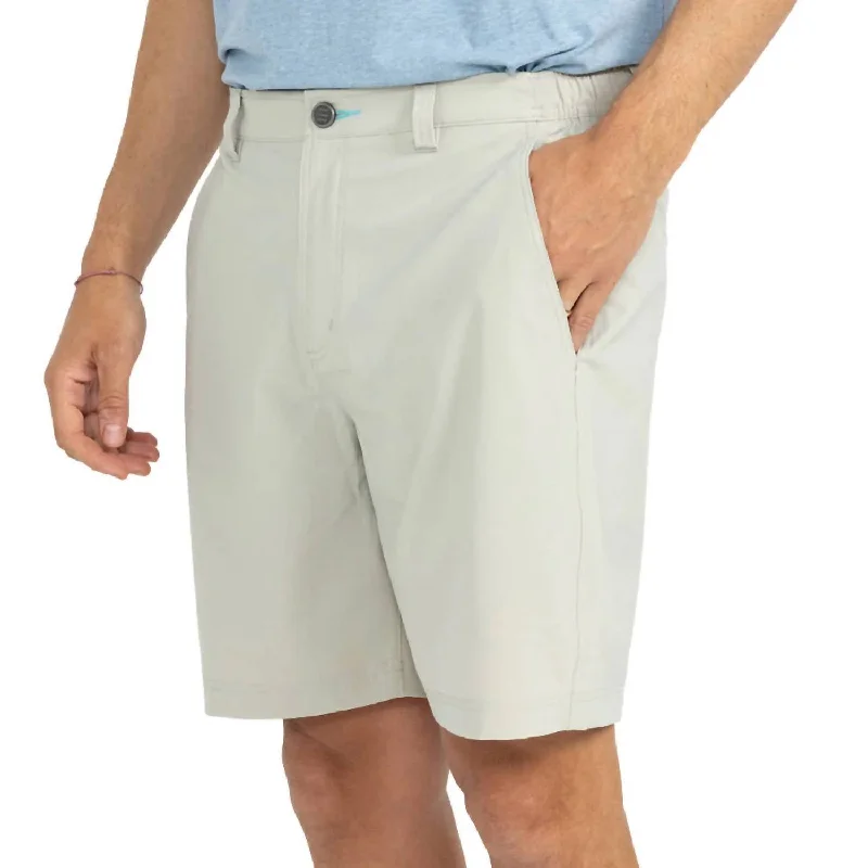 Men's Patterned Pants with Camouflage PrintsUtility Short 7.5" In Stone Khaki