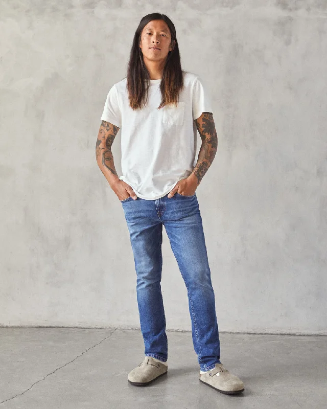 Men's High-Waisted Pants for a Retro StyleThe Cove Slim Jean