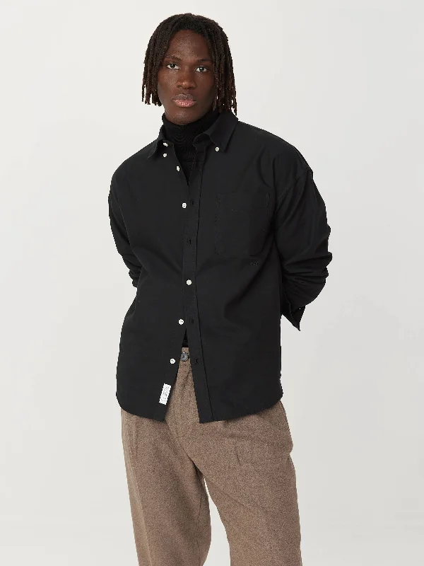 The Loose Oxford Shirt in Black