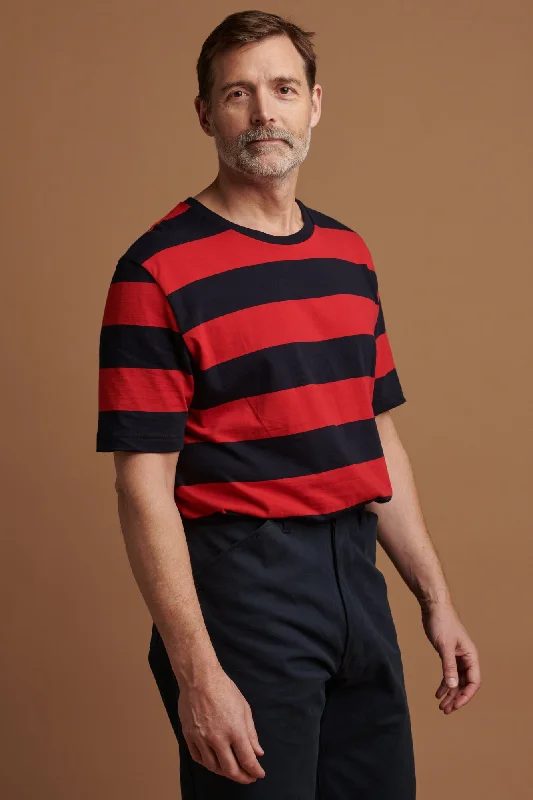 Men's Iron-Free Shirts for Wrinkle-Resistant WearMen's Wide Stripe Short Sleeve T Shirt - Navy/Red
