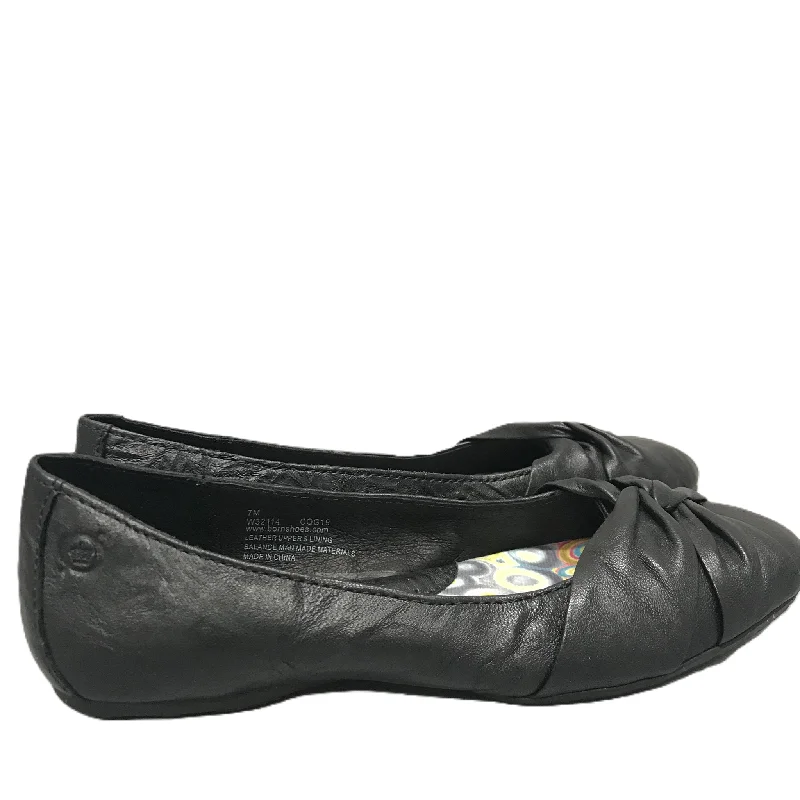 Black Shoes Flats By Born, Size: 7