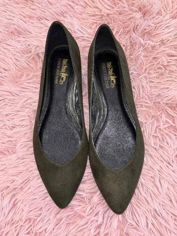 Olive Shoes Flats Ballet Coach And Four, Size 6.5