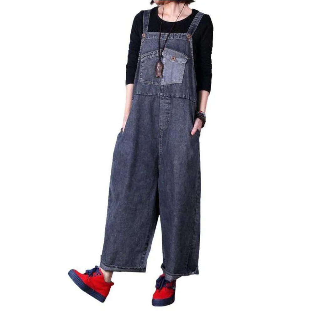 Loose women's denim dungaree