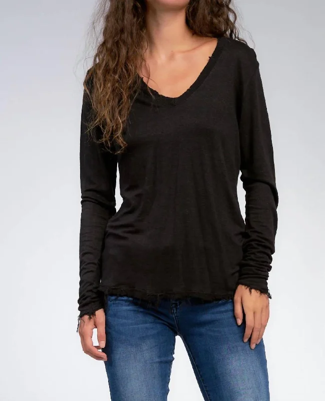 Edgy Long Sleeve Basic Tee in Black